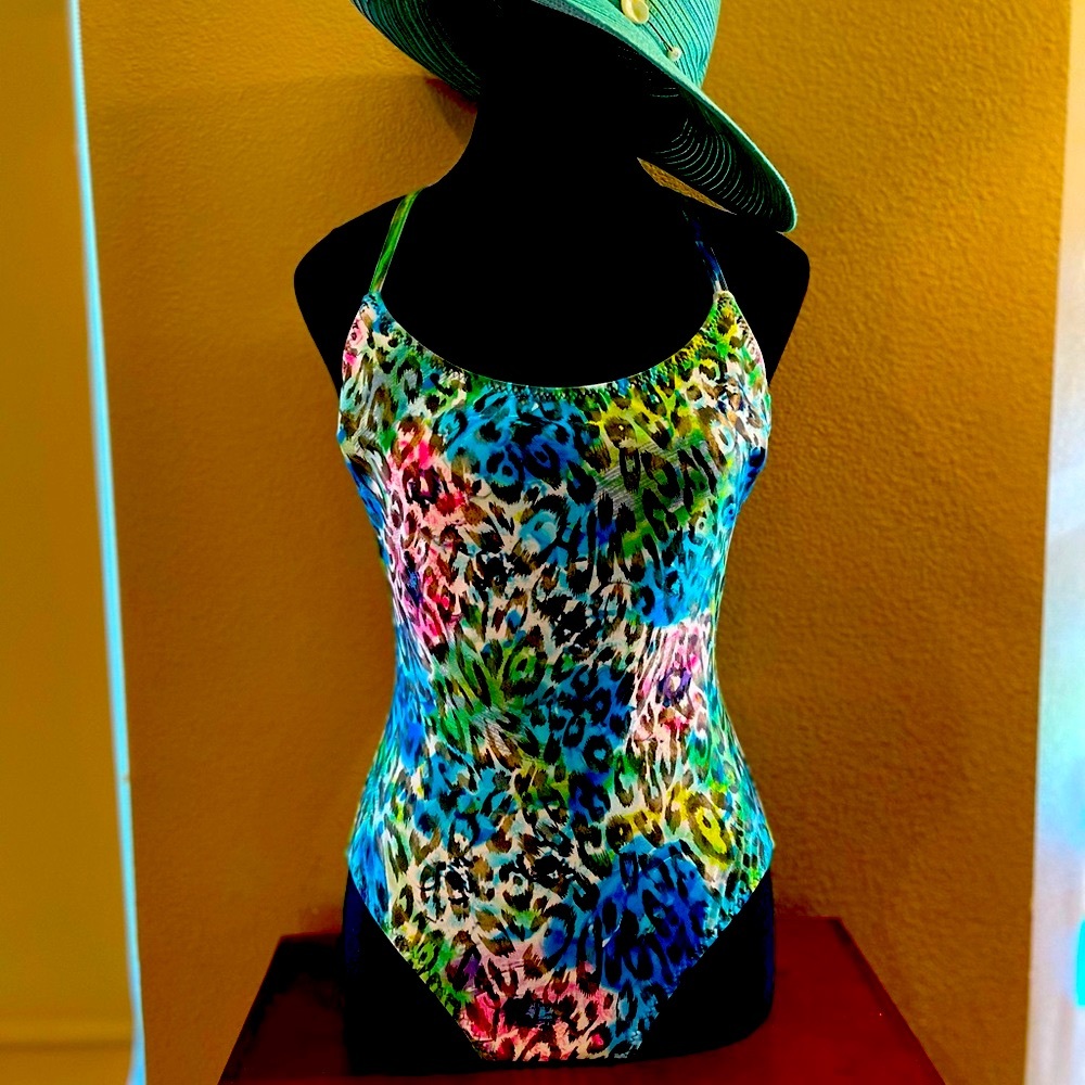 Beautiful one piece bathing suit.